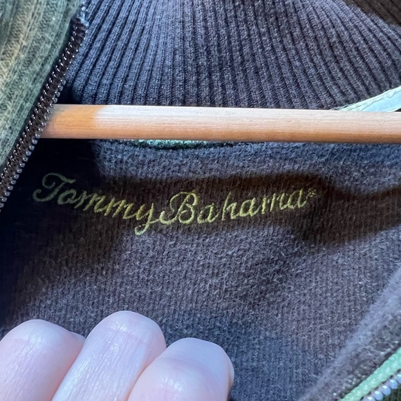 Tommy Bahamas pullover sweater - Picture 2 of 2